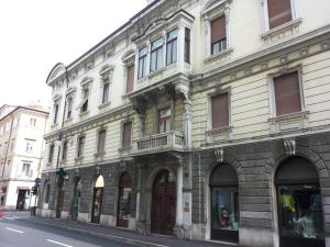 The building in which a vendégházakat is located