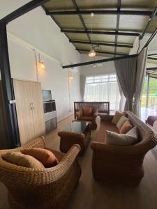 Posezení v ubytování Sattee's Home บ้านพักเศรษฐี