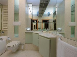 Koupelna v ubytování Country House near Cortona + 32 fotografií