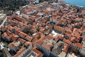 Nespecifikovaný výhled na destinaci Zadar nebo výhled na město při pohledu z apartmánu