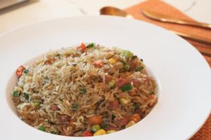 ホテルの敷地内または近くでの食事または食べ物