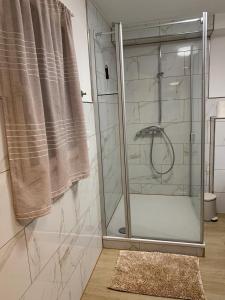 Ένα μπάνιο στο Gemütliches Apartment in Bodenfelde +6 φωτογραφίες