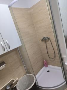 Bilik mandi di Natyll