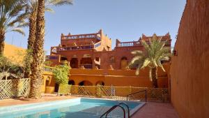 Bazén v ubytování Maroc Galacx nebo v jeho okolí