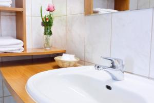 Ein Badezimmer in der Unterkunft Gasthof Tepferdt