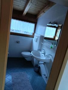 Koupelna v ubytování Waldnerhof