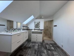 Η κουζίνα ή μικρή κουζίνα στο Maison saint mars d outille +14 φωτογραφίες