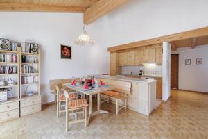 Kuchyň nebo kuchyňský kout v ubytování Pütvia E6 + 9 fotografií