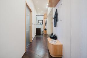 Uma televisão e/ou sistema de entretenimento em Prague Days - Stylish Apartment - Netflix - Hip District