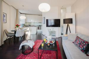 Uma área de estar em Prague Days - Stylish Apartment - Netflix - Hip District
