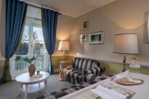 Ein Sitzbereich in der Unterkunft Precise Resort Scharmützelsee - Golf & SPA