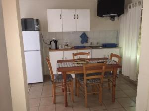 Η κουζίνα ή μικρή κουζίνα στο Casablanca Cabanas Guesthouse