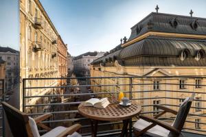 Balkón nebo terasa v ubytování NH Budapest City