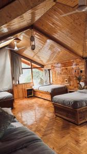 Ένα ή περισσότερα κρεβάτια σε δωμάτιο στο Foresta Living Kasol