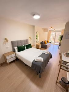 Ένα ή περισσότερα κρεβάτια σε δωμάτιο στο Ola Málaga