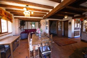 Posezení v ubytování Cortijo Los Arbolitos, casa compartida