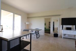 Μια τηλεόραση ή/και κέντρο ψυχαγωγίας στο Elegante Casale 50 Otranto