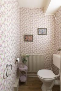 Koupelna v ubytování Churchill Cottage + 19 fotografií