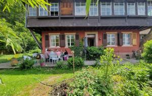Aed väljaspool majutusasutust Gîte "Cadichon"