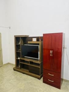 Μια τηλεόραση ή/και κέντρο ψυχαγωγίας στο Departamento por día