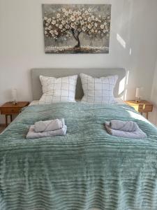 Ένα ή περισσότερα κρεβάτια σε δωμάτιο στο Yellow one