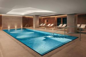 Bazén v ubytování Prague Marriott Hotel nebo v jeho okolí