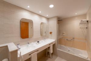 Koupelna v ubytování Hotel RH Ifach