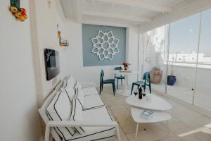 Μια τηλεόραση ή/και κέντρο ψυχαγωγίας στο Fico! Apartments by MONHOLIDAY