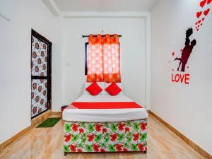 Postel nebo postele na pokoji v ubytování Hotel O RJ Hotel + 21 fotografií