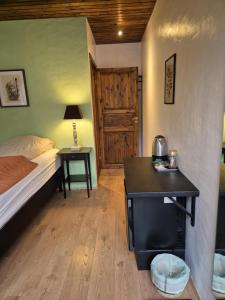 Beautiful Guestroom to rent with a mountain view客房内的一张或多张床位