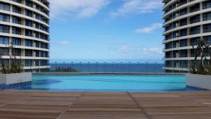 Πισίνα στο ή κοντά στο The Pearls of Umhlanga, or Oceans Apts Studio, 1 bed , 2 bed , 3bed