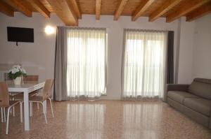 Posezení v ubytování Palazzo Maggiore Suite B