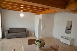 Posezení v ubytování Palazzo Maggiore Suite B