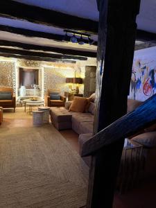 Ruang duduk di Riverlodge3