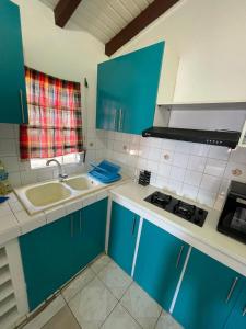 Kuchyň nebo kuchyňský kout v ubytování Maison individuelle vue sur mer