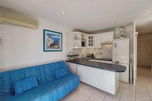 Η κουζίνα ή μικρή κουζίνα στο AHC - Versailles- 2 pièces centre ville