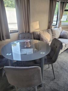 Posezení v ubytování Jaynes Caravan