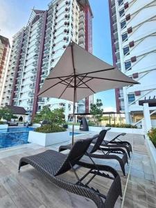 Bazén v ubytování Cosy Nest Royal Oceancrest Mactan nebo v jeho okolí