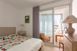 Postel nebo postele na pokoji v ubytování Chez Françoise Fr - Spacieux appartement vue imprenable avec ascenseur