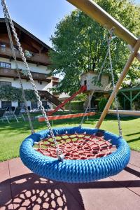 Plac zabaw dla dzieci w obiekcie Pension Traube