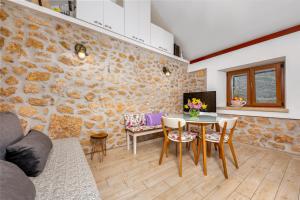 Et opholdsområde på Story Stone House