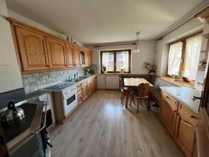 Een keuken of kitchenette bij Apartment Lopez