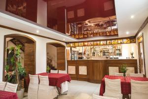 Lounge nebo bar v ubytování Medova Pechera