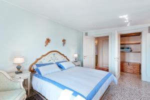 Posteľ alebo postele v izbe v ubytovaní Deluxe Apartments Lagoon View