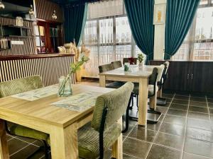 Εστιατόριο ή άλλο μέρος για φαγητό στο Ranzol Hotel and Guest House +25 φωτογραφίες