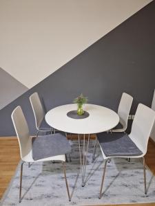 Predel za sedenje v nastanitvi Skopje Home 1