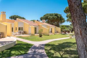 a view of the exterior of a villa at Browns Sports Resort in Vilamoura