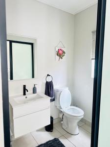 Ένα μπάνιο στο Three bedrooms Apartment at The Blyde Lagoons PTA