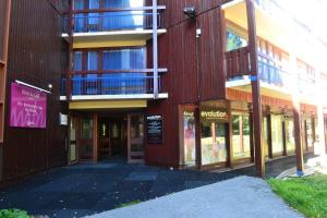 Zdjęcie z galerii obiektu Résidence Bellecote - Appartement 2 pièces 5 personnes au centre de la station d'Arc 1800, pied des pistes et proche des commerces dans le village du MAE-2067 w mieście Arc 1800