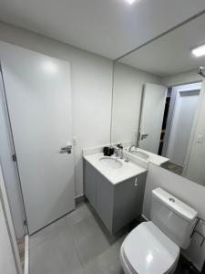 Koupelna v ubytování Apto 1 dorm guarulhos helbor patteo bosque maia 7 min aeroporto